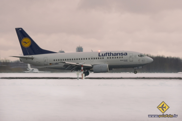 Boeing 737-530